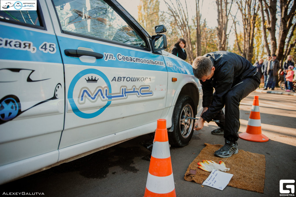 замена колеса в автоквесте